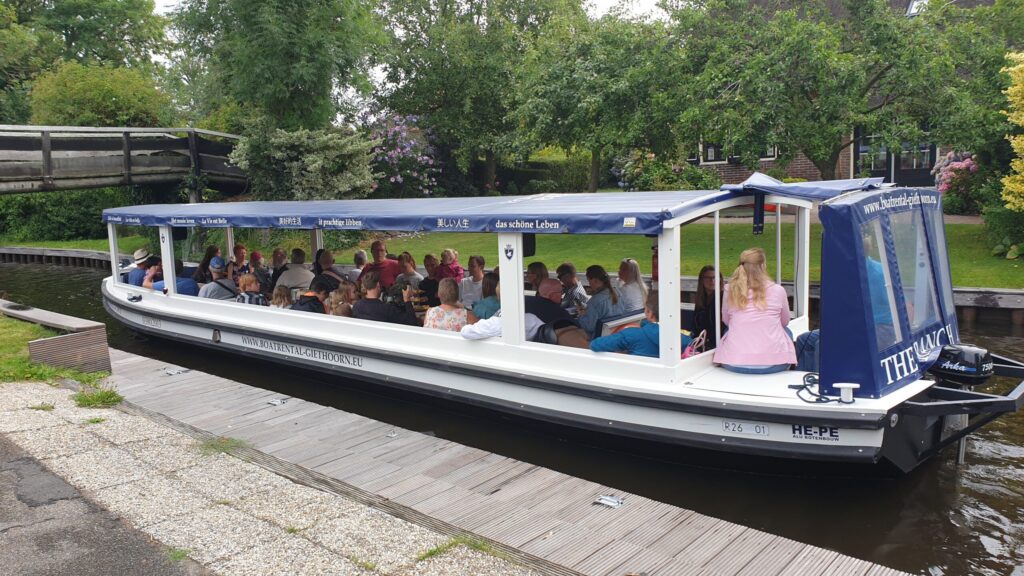 Rondvaartboot Giethoorn